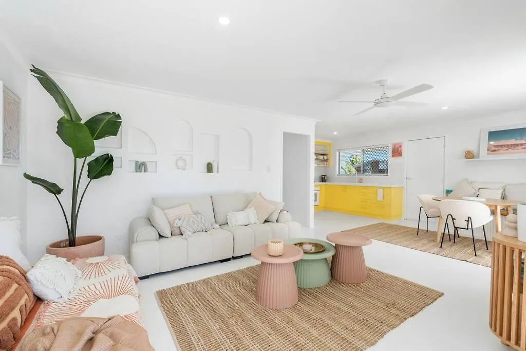 The Saguaro Villa #1 & Villa #2 Urangan 0*,